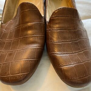 Naturalizer size 9W loafer